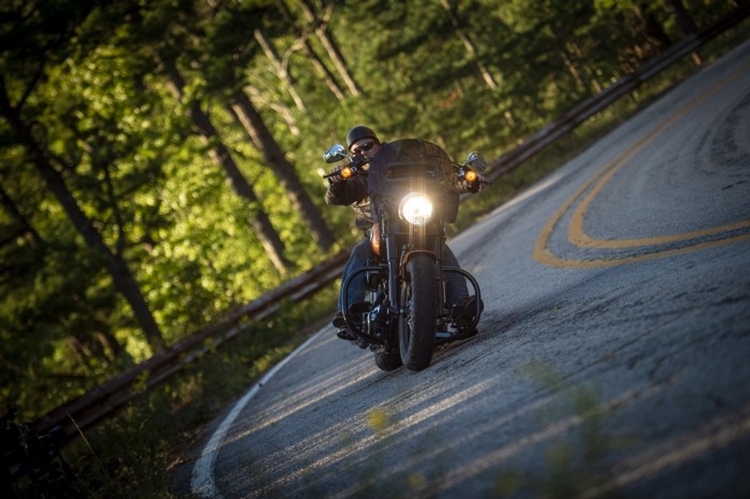 2019 METZELER CALENDAR: a 12-month journey in the custom cruiser world