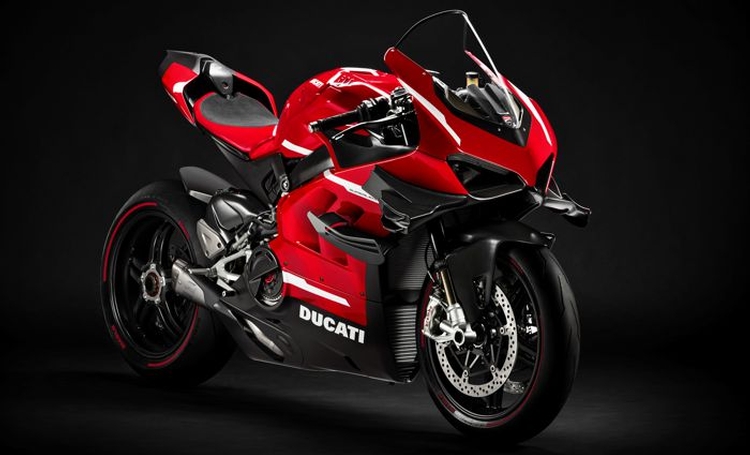 PIRELLI CREATES A TIRE THAT FITS LIKE A GLOVE: PERSONALIZED EQUIPMENT FOR THE DUCATI SUPERLEGGERA V4